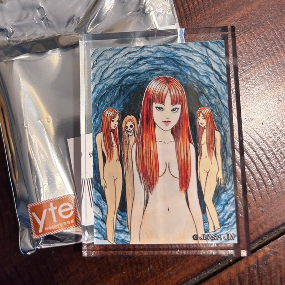 Junji Ito Pop up store Official Merch, acrylic blocks, badges, keychains set - Picture 15 of 15